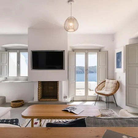 Bohemian Blue - 7 Bdrm - In 200m - Mg *