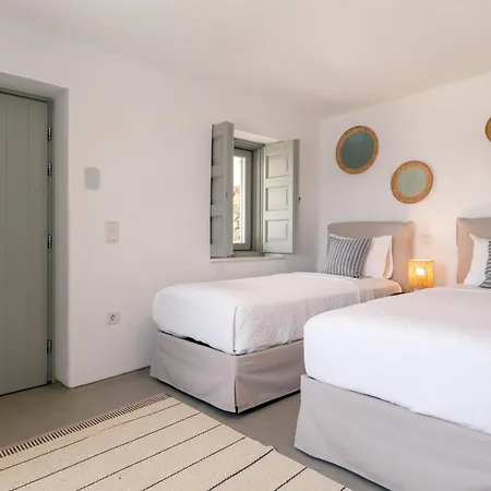 Bohemian Blue - 7 Bdrm - In 200m - Mg *