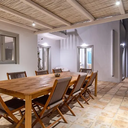 Bohemian Blue - 7 Bdrm - In 200m - Mg *