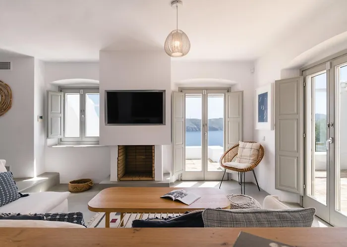 Bohemian Blue - 7 Bdrm - In 200m - Mg *