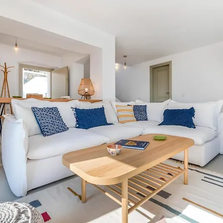 Bohemian Blue - 7 Bdrm - In 200m - Mg Villa