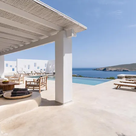 Bohemian Blue - 7 Bdrm - In 200m - Mg *