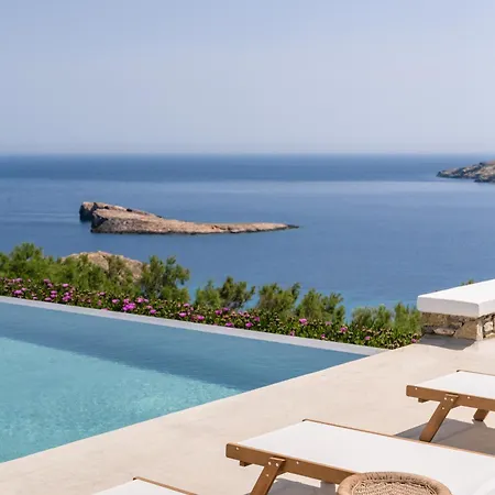 Bohemian Blue - 7 Bdrm - In 200m - Mg *