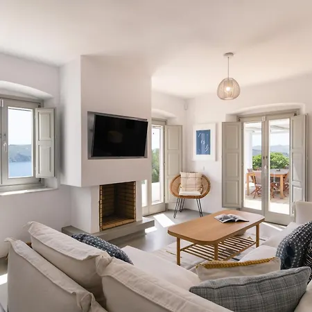 Bohemian Blue - 7 Bdrm - In 200m - Mg Villa