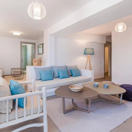 Bohemian Blue - 7 Bdrm - In 200m - Mg