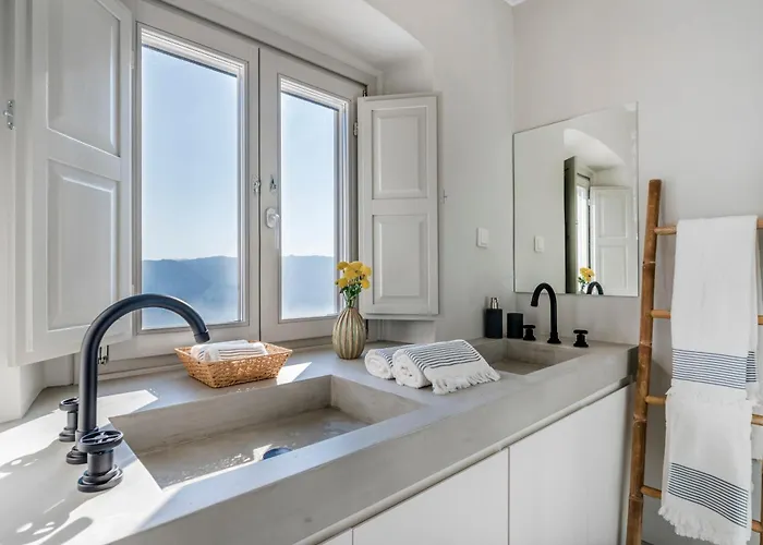 Bohemian Blue - 7 Bdrm - In 200m - Mg Vila