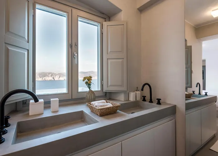 Bohemian Blue - 7 Bdrm - In 200m - Mg 빌라