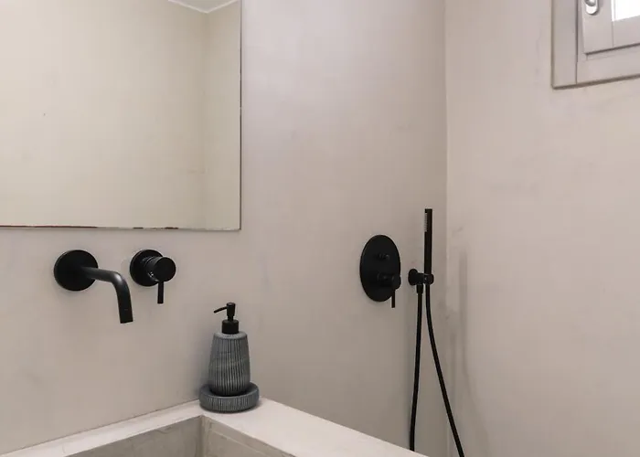 Bohemian Blue - 7 Bdrm - In 200m - Mg Vila