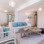 Bohemian Blue - 7 Bdrm - In 200m - Mg