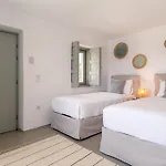 Bohemian Blue - 7 Bdrm - In 200m - Mg *