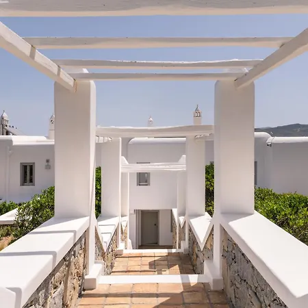 Bohemian Blue - 7 Bdrm - In 200m - Mg