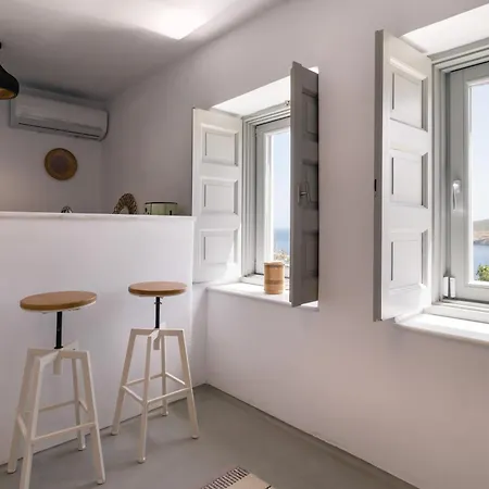 Bohemian Blue - 7 Bdrm - In 200m - Mg