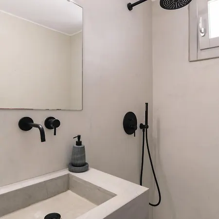 Bohemian Blue - 7 Bdrm - In 200m - Mg Willa