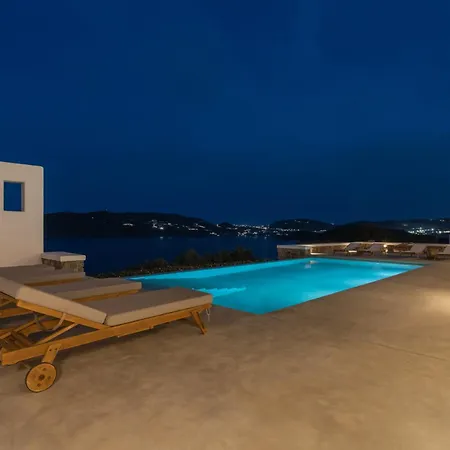 Bohemian Blue - 7 Bdrm - In 200m - Mg Willa *