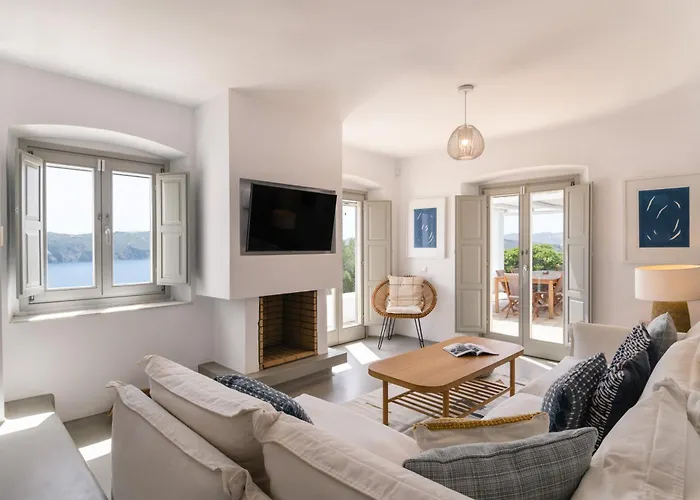 Bohemian Blue - 7 Bdrm - In 200m - Mg Villa