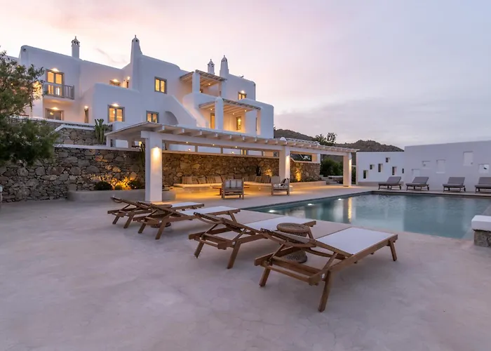 Bohemian Blue - 7 Bdrm - In 200m - Mg *