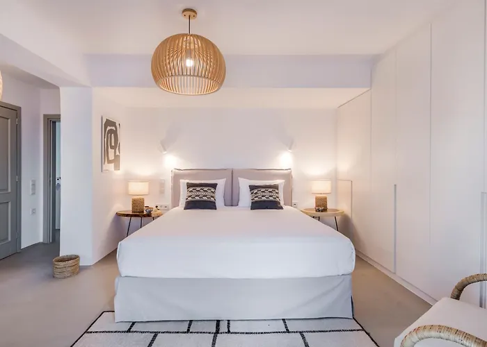 Bohemian Blue - 7 Bdrm - In 200m - Mg Villa