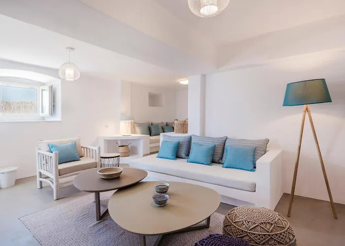 Bohemian Blue - 7 Bdrm - In 200m - Mg *